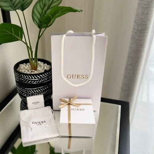 اسوارة جيس ذهبيه بالحجر الأخضر من براند Guess