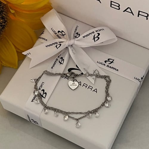 اسوارة فضيه بالكرستالات البيضاء من براند LUCA BARR...