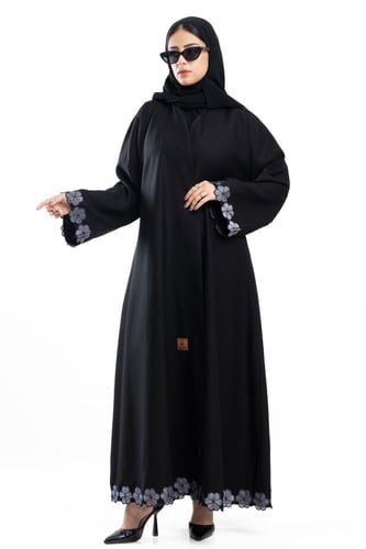 عباية سكون كلوش بتطريز كحلي&فضي مع كرستال