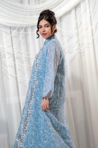 جلابية رمضانية أنيقة باللون سماوية مع شك خرز وترتر