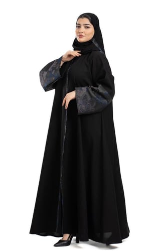 عباية رند بأكمام جاكار كحلي وتحديد قيطان