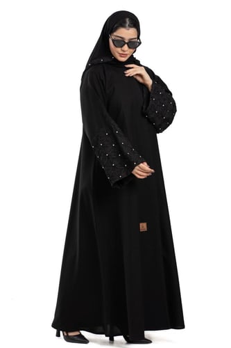 عباية النجوم بتطريز ورد بلاندر مع فصوص كرستال مخيط...