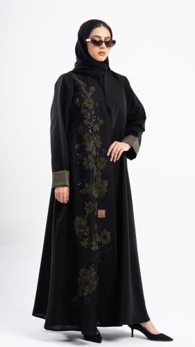 عباية وهاجة باللون الزيتي