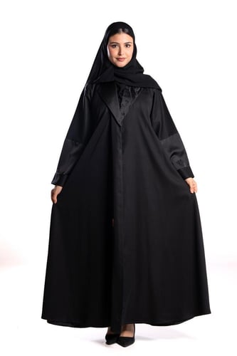عباية بثينة بقماش جار أسود من الخلف