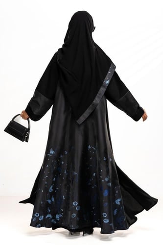 عباية الفراشة باللون الكحلي