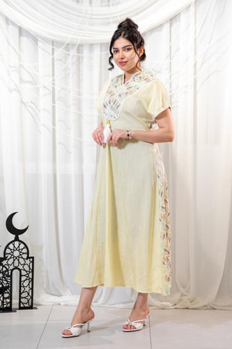 جلابية رمضانية أنيقة بتطريز ع الصدر ومن الخلف