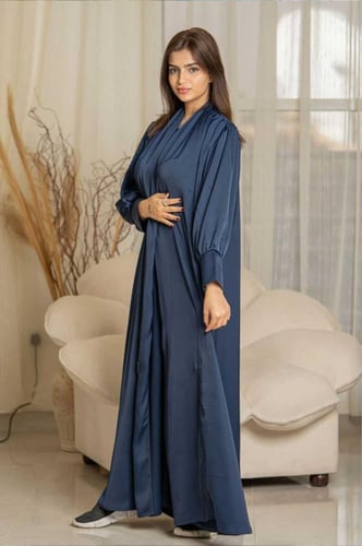 عباية بليتس كحلي كلاسيك بقصة مميزة وكم مزموم