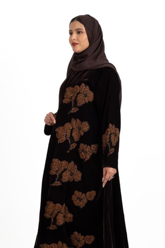 عباية وهاجة بني بقماش مخمل بني غامق