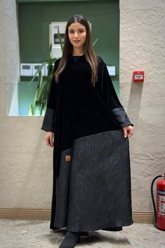 عباية نيارة مخمل بجاكر هندي