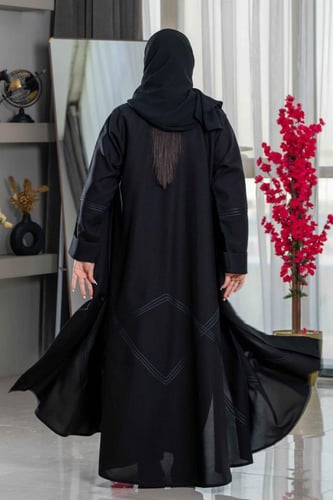 عباية كلوش بتدخيلات قيطان أسود ناعم من الأمام والخ...