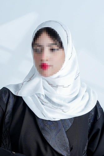 طرحة Z133 لون ابيض بتطريز فضي