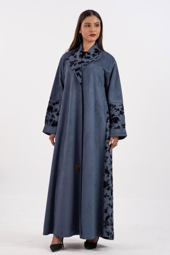 عباية هتان باللون السماوي