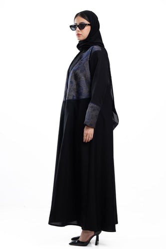 عباية رِقه باللون الكحلي