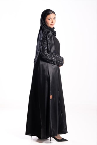 عباية نرجس باللون الاسود
