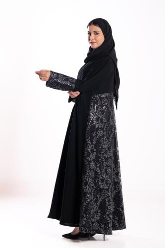 عباية وعد مزينة بقماش جاكار