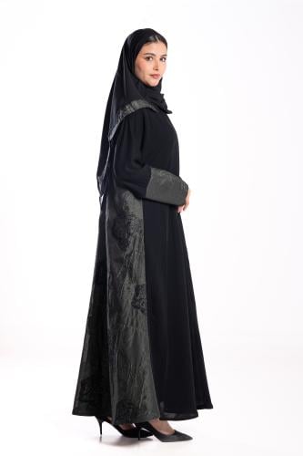 عباية شادن باللون الاسود