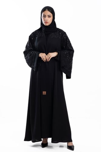 عباية لجين بسواد حالك
