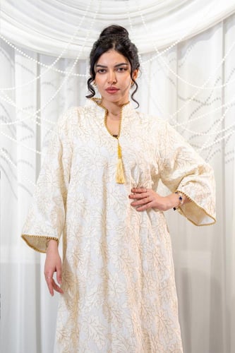 جلابية رمضانية اوف وايت بتطريز نحاسي فاخر