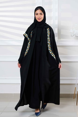 عباية كلاسيك بتدخيلات تطريز مقوس من الامام