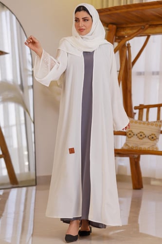 عباية كلاسيك ابيض مع دانتيل