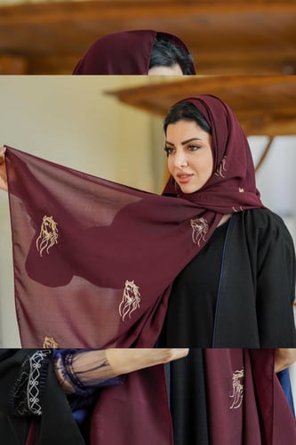 طرحة Z13 لون عنابي بتطريز ذهبي