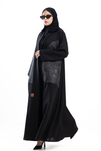 عباية كلوش بتدخيلة جاكار أسود