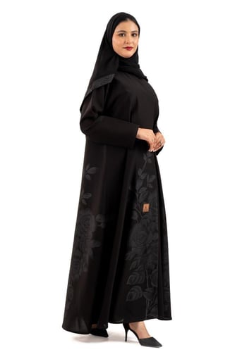 عباية عفاف بتطريز فضي ناعم