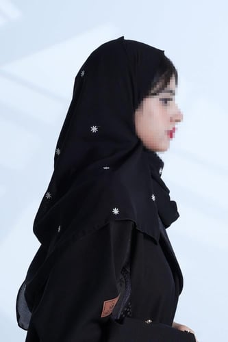 طرحة Z124 لون اسود بتطريز نحاسي