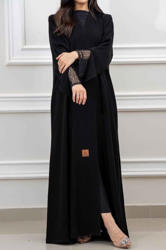 عباية كلوش بتدخيلات دانتيل ع الكم