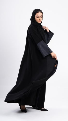 عباية جود جاكار باللون الكحلي