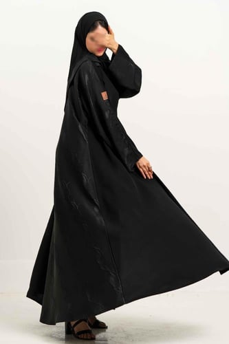 عباية كريب كوبرا فتنامي بقماش جاكار من الخلف