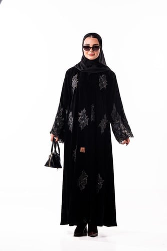 عباية رزان الشتوية باللون الاسود