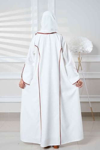 عباية مانسيرا بياقة واسعة وقيطان عسلي