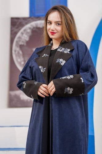 عباية شاموه كحلي مع تطريز على الياقة واليد