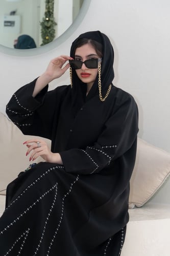 عباية كلوش مع تطريز من الاطراف