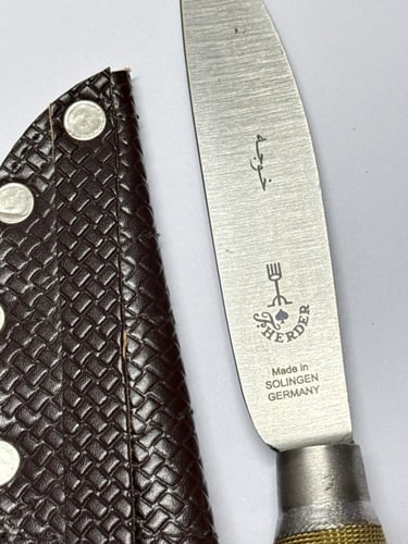 ام شوكه الألمانيه مقاس 13 وسط مكوكبه فضه بجراب جلد