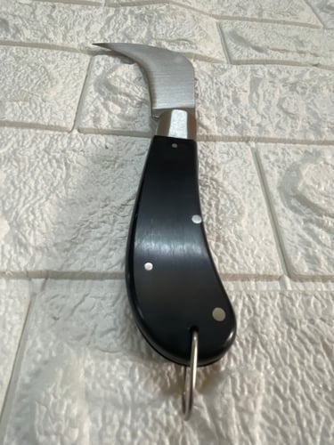 سكين برتغالية عاليه الجوده على شكل محش مطويه