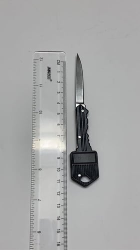 سكين على شكل مفتاح