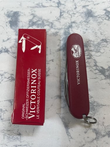 مقلميه سكين متعدده الاستخدامات صناعه سويسريه