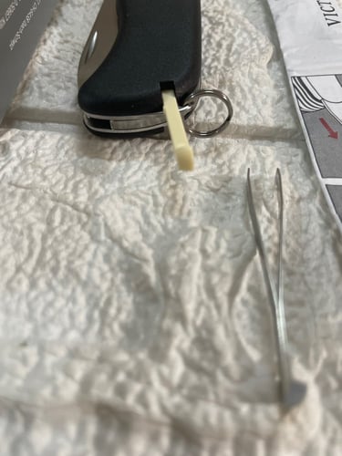 مطويه سويسريه بامان داخلى وملاقط ومنكاش