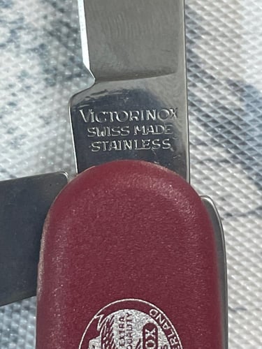 مقلميه سكين متعدده الاستخدامات صناعه سويسريه