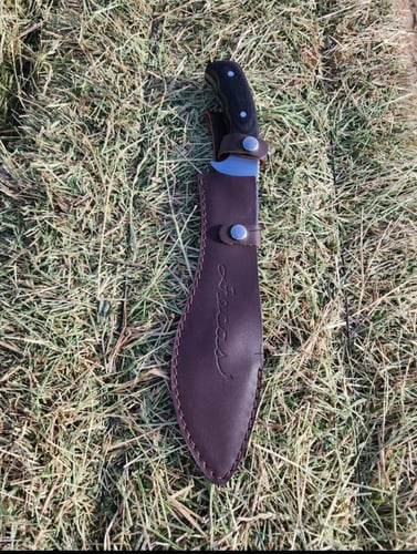 ساطور عريض بجراب جلد