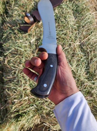 ساطور عريض بجراب جلد