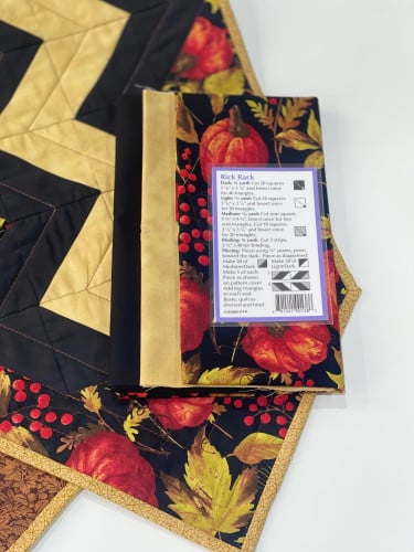 مجموعة أقمشة مع الباترون