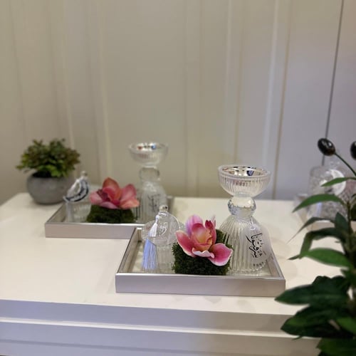 طقم كرستال فاخر مكون من قاعده ومبخره وفواحه وعلبه...
