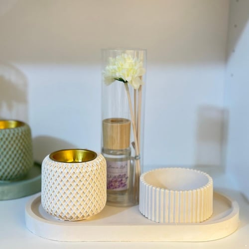 طقم كونكريت مكون من قاعده ومبخره وفواحه وعلبه للبخ...