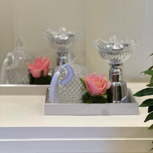 طقم كرستال فاخر مكون من قاعده ومبخره وفواحه وعلبه...