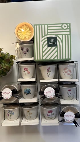 فناجيل العيد مع شوكلاته باتشي بثيمات مننوعه مع علب...