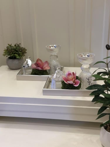 طقم كرستال فاخر مكون من قاعده ومبخره وفواحه وعلبه...