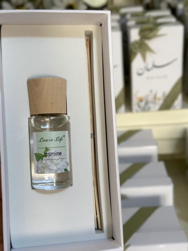 بكج 50 قطعه. 25فواحه بعدة روائح منعشه 25تعليقة حجر...